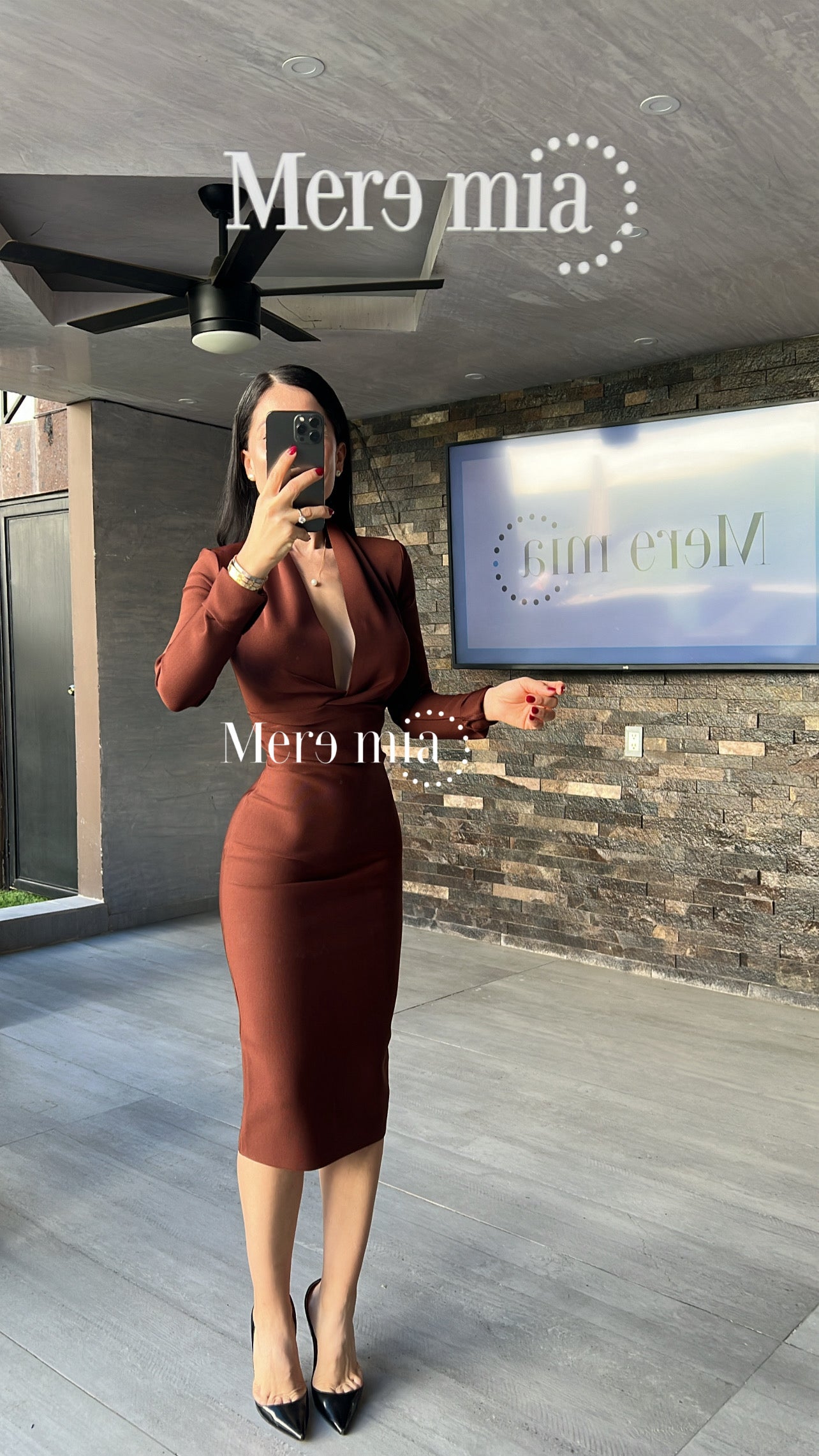 Vestido café manga larga