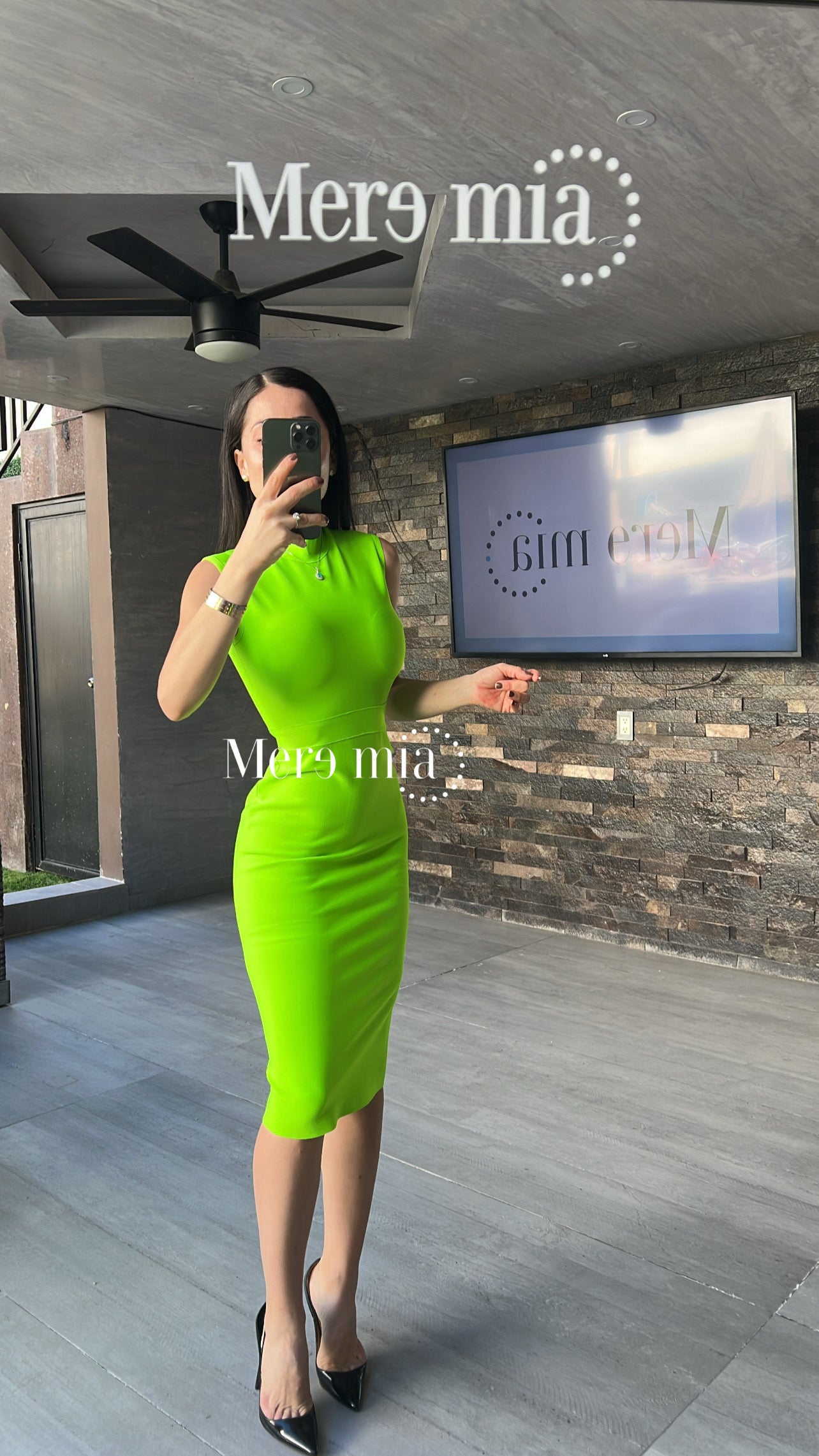 Vestido verde lim cuello