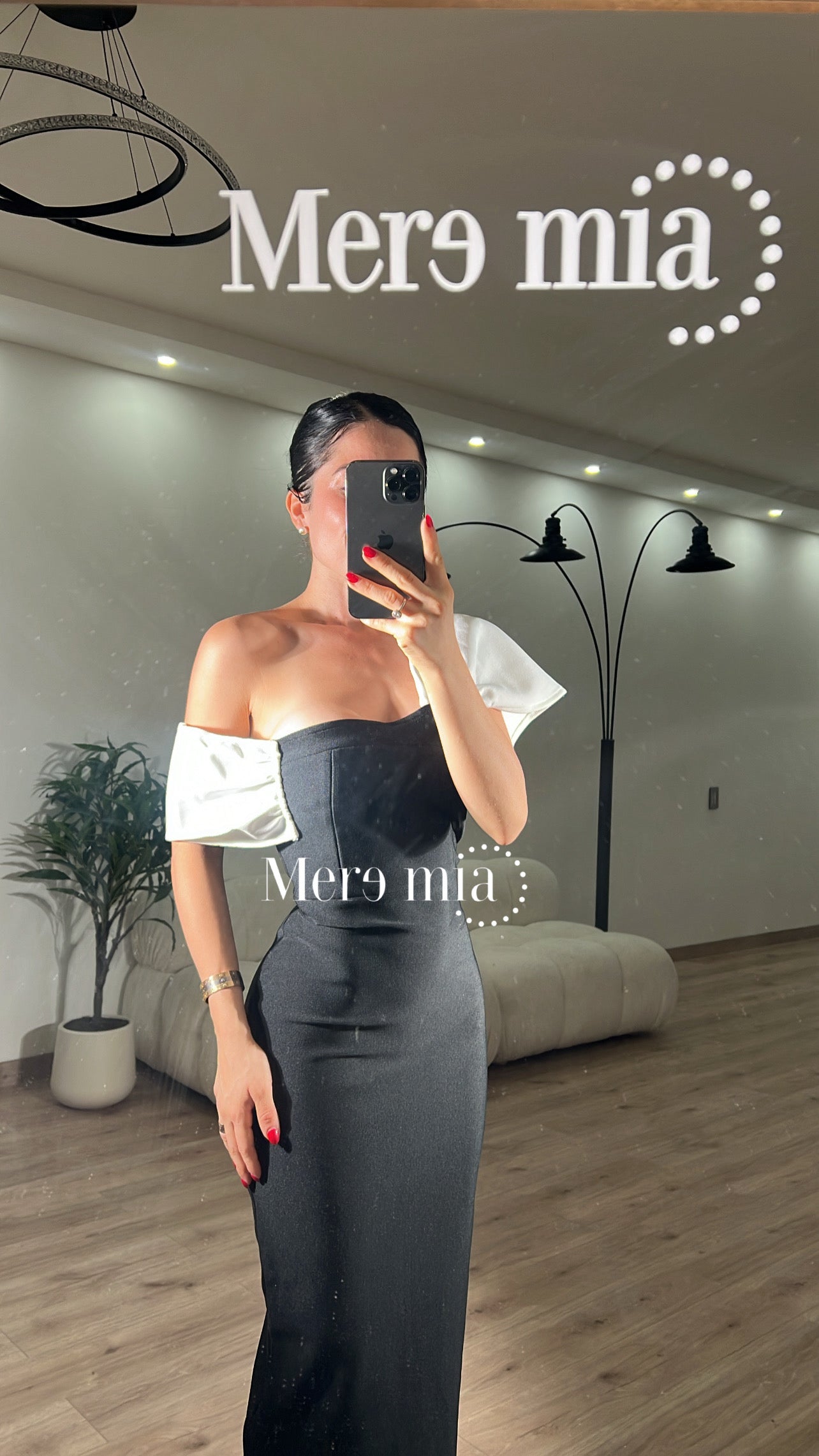 Vestido negro escarola hombros