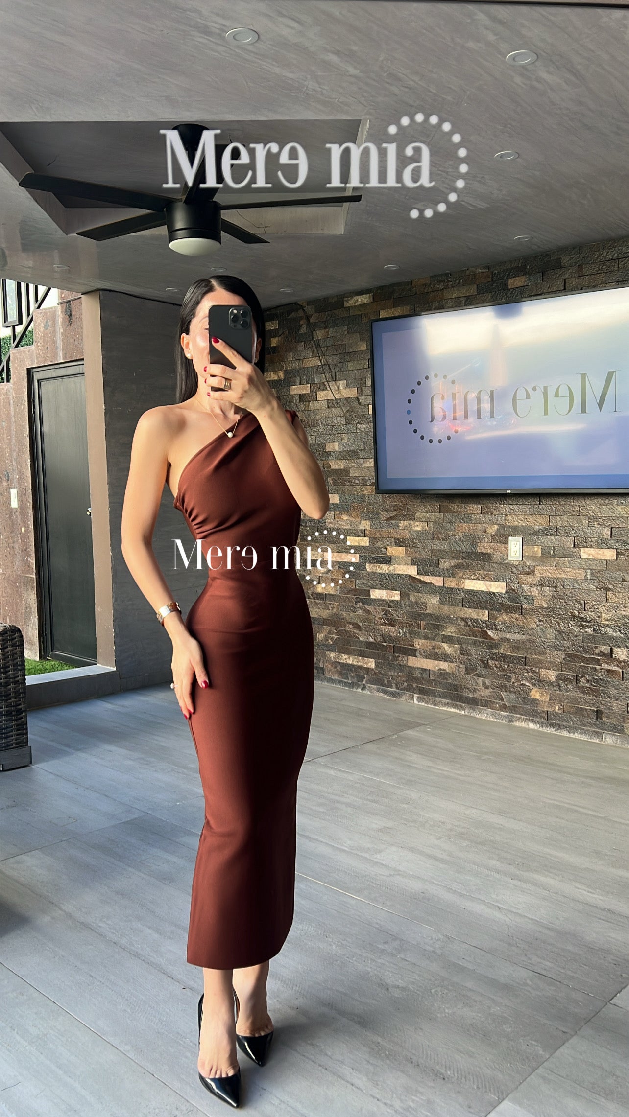 Vestido café hombro