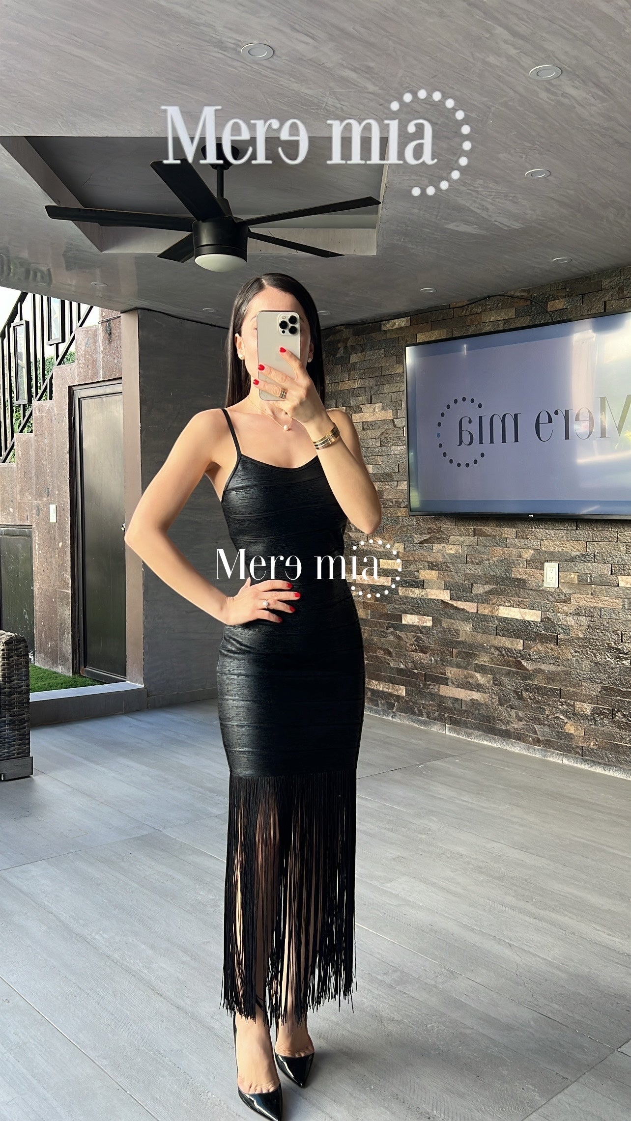 Vestido negro metalico barbas