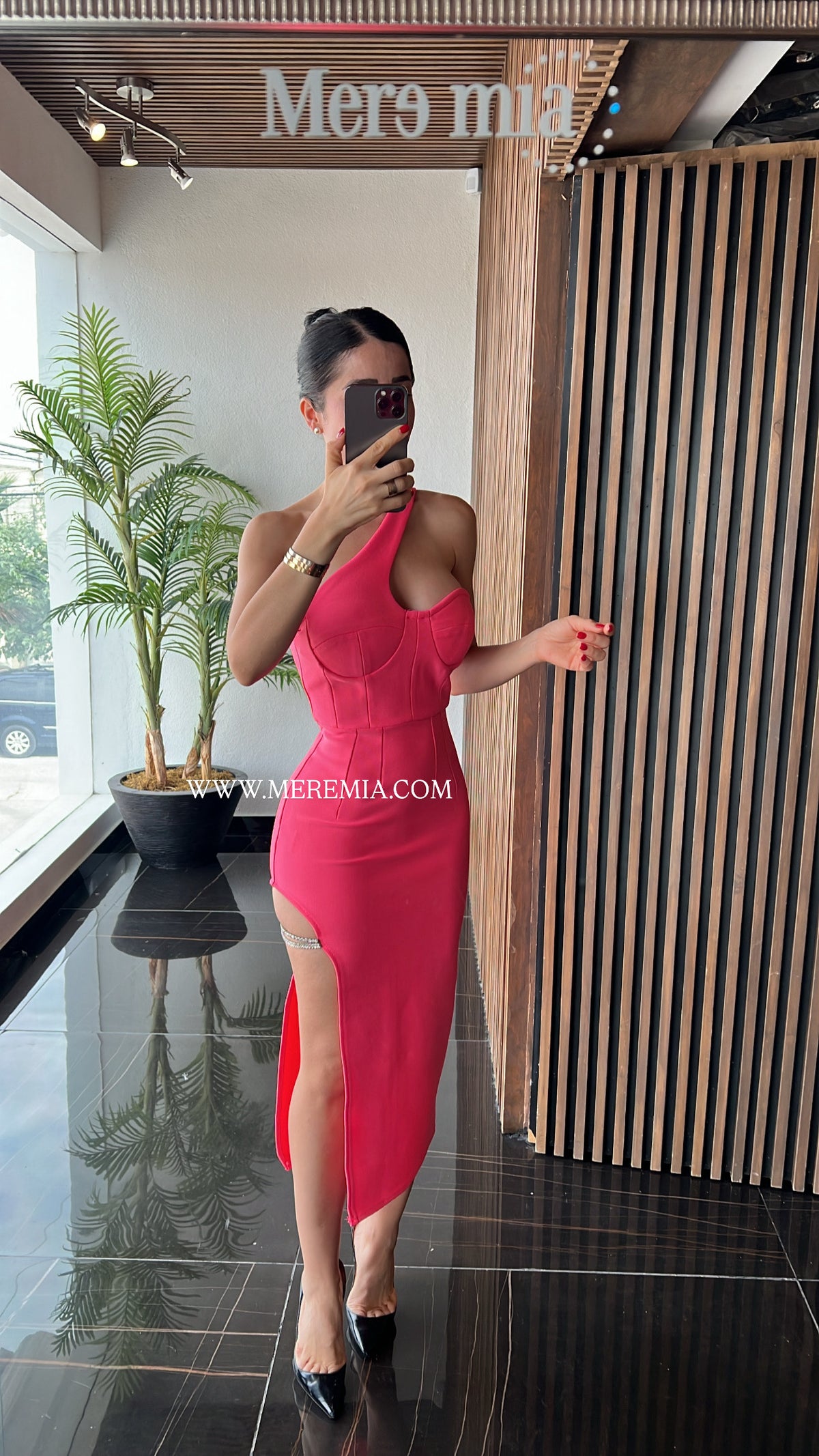 Vestido rosa hombro copas