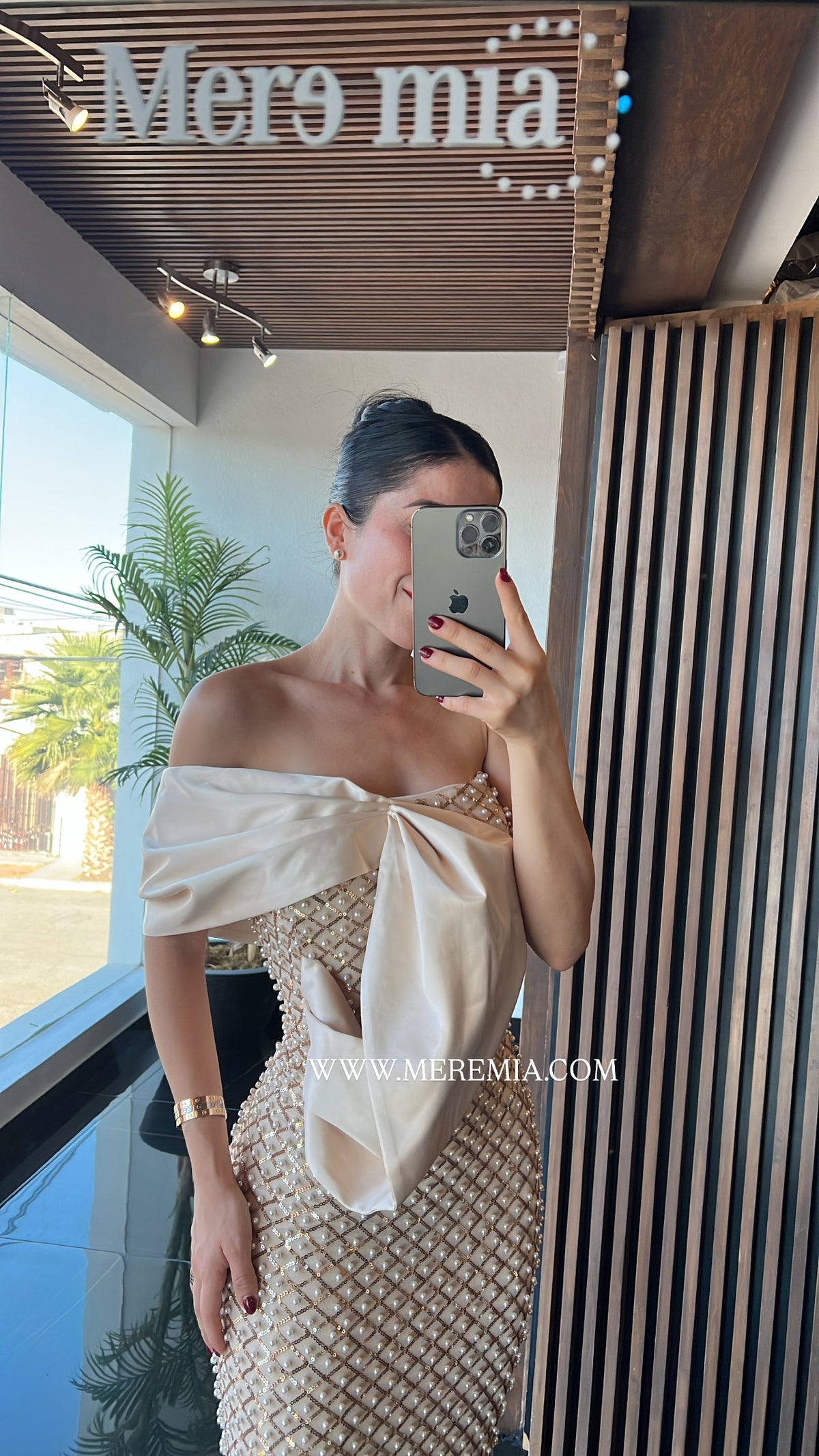 Vestido beige perlas sat