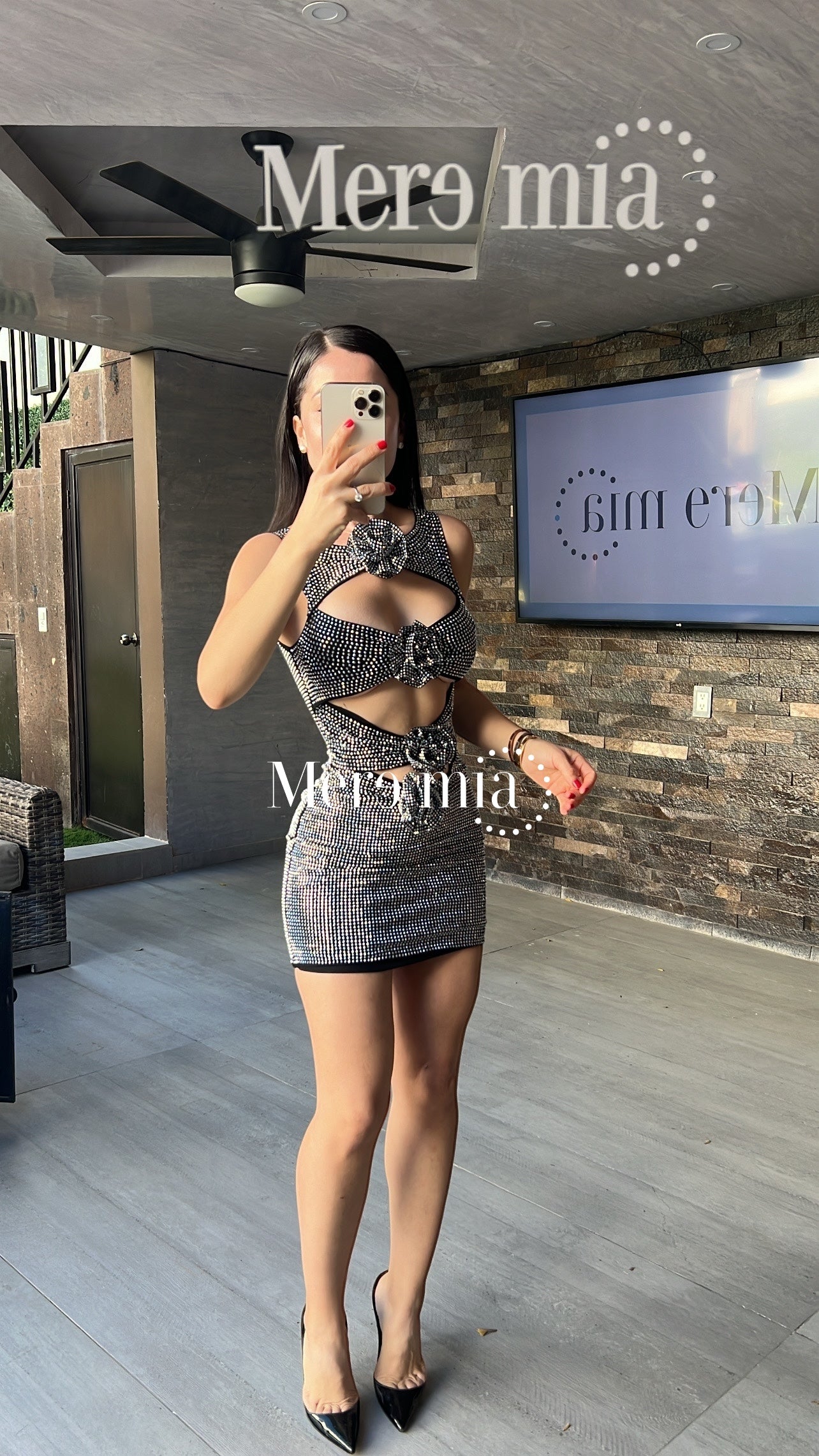 Vestido negro puntos flor