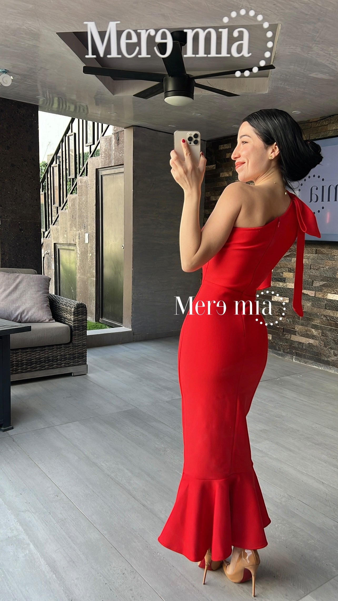 Vestido rojo hombro moño