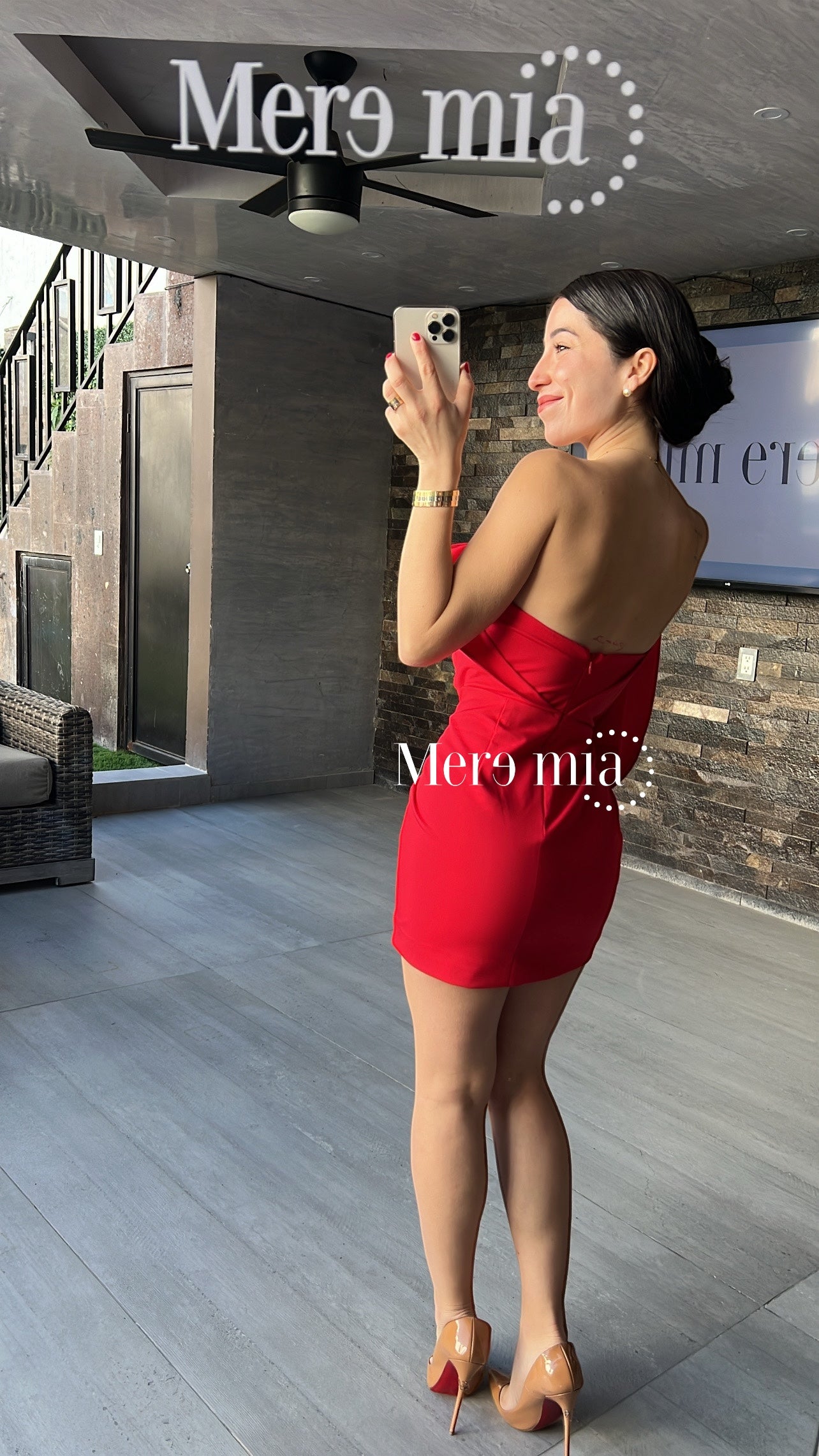 Vestido rojo flor lado