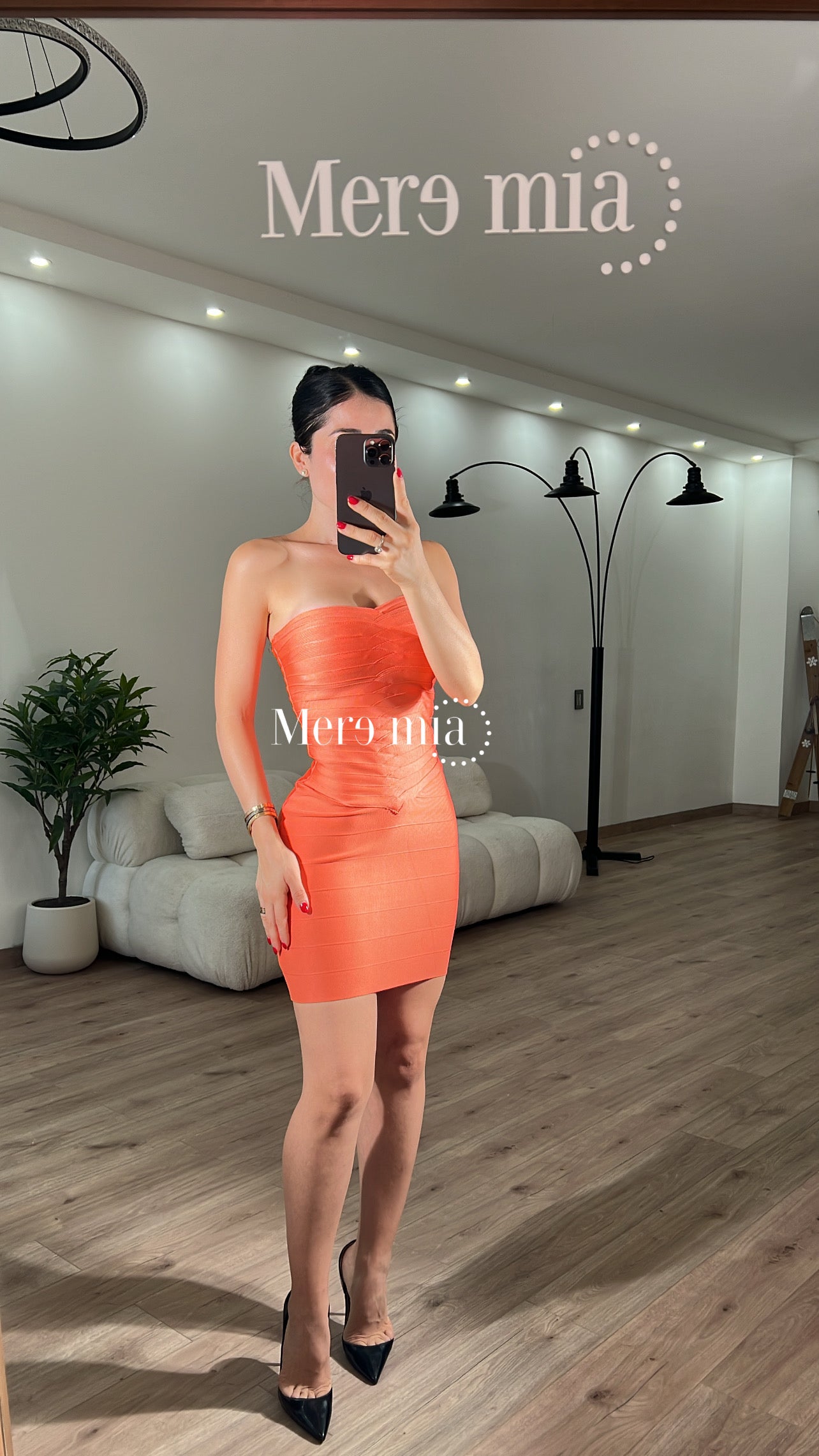 Vestido tiras fruncido corto