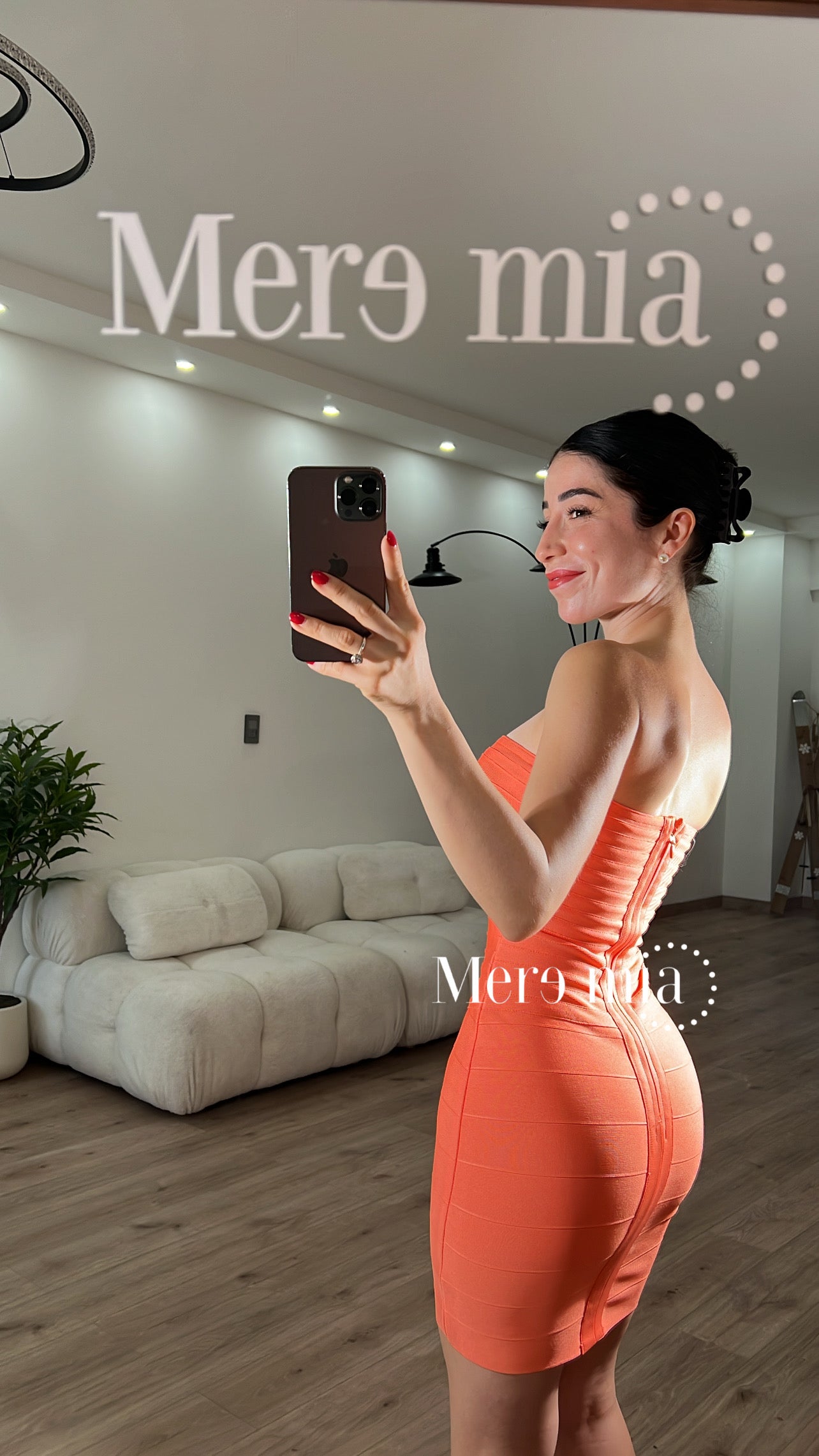 Vestido tiras fruncido corto