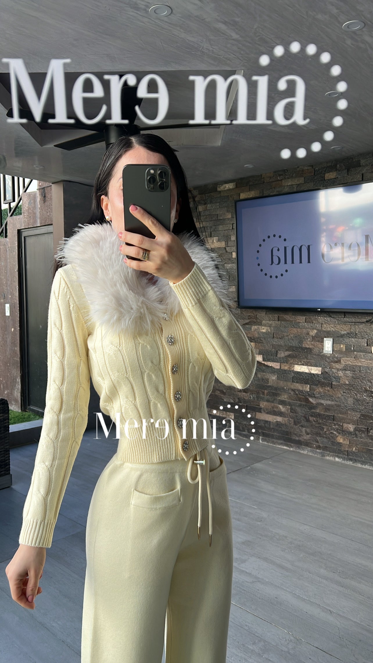 Conjunto pantalón cuello peluche