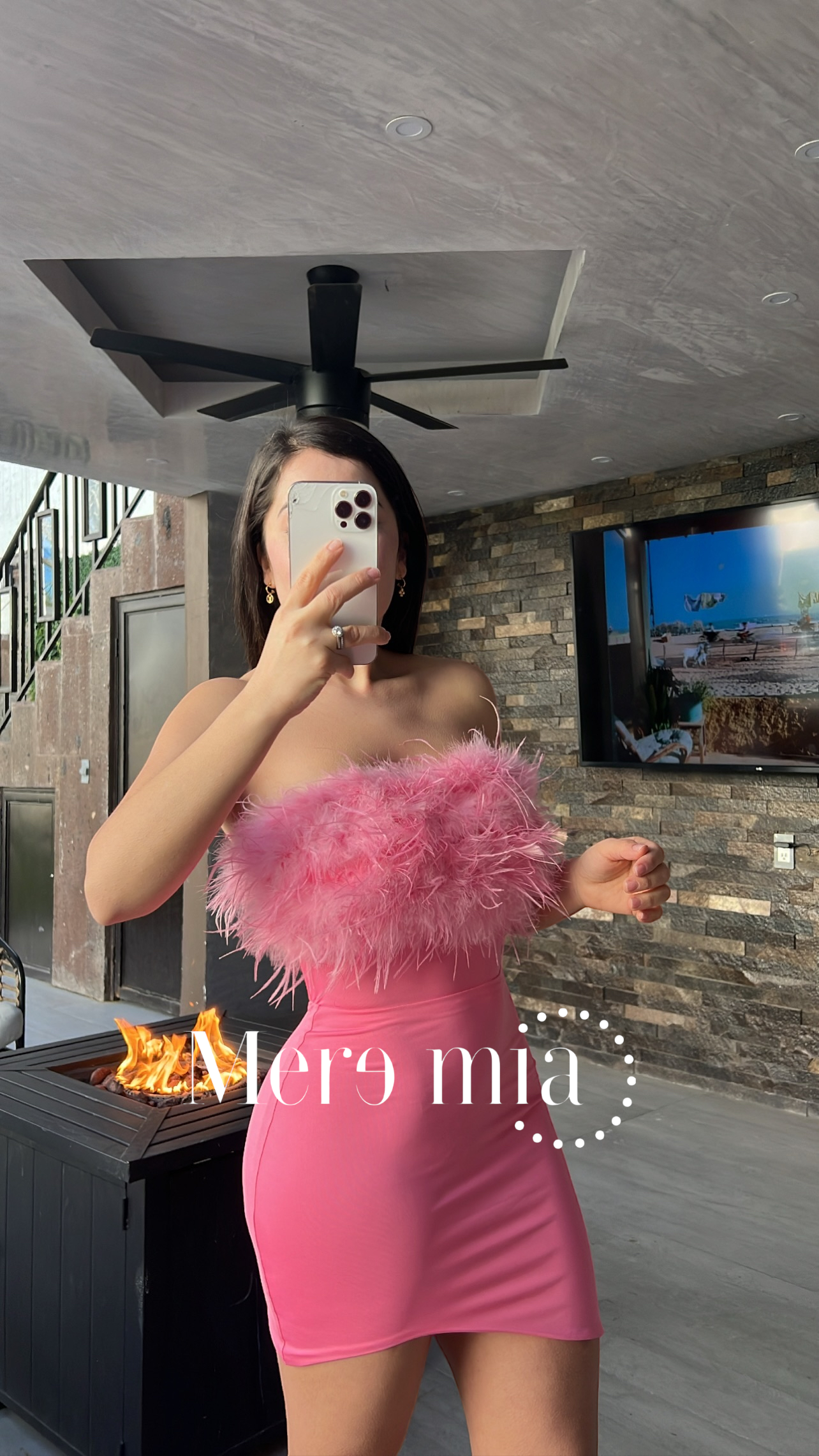 Vestido rosa plumas